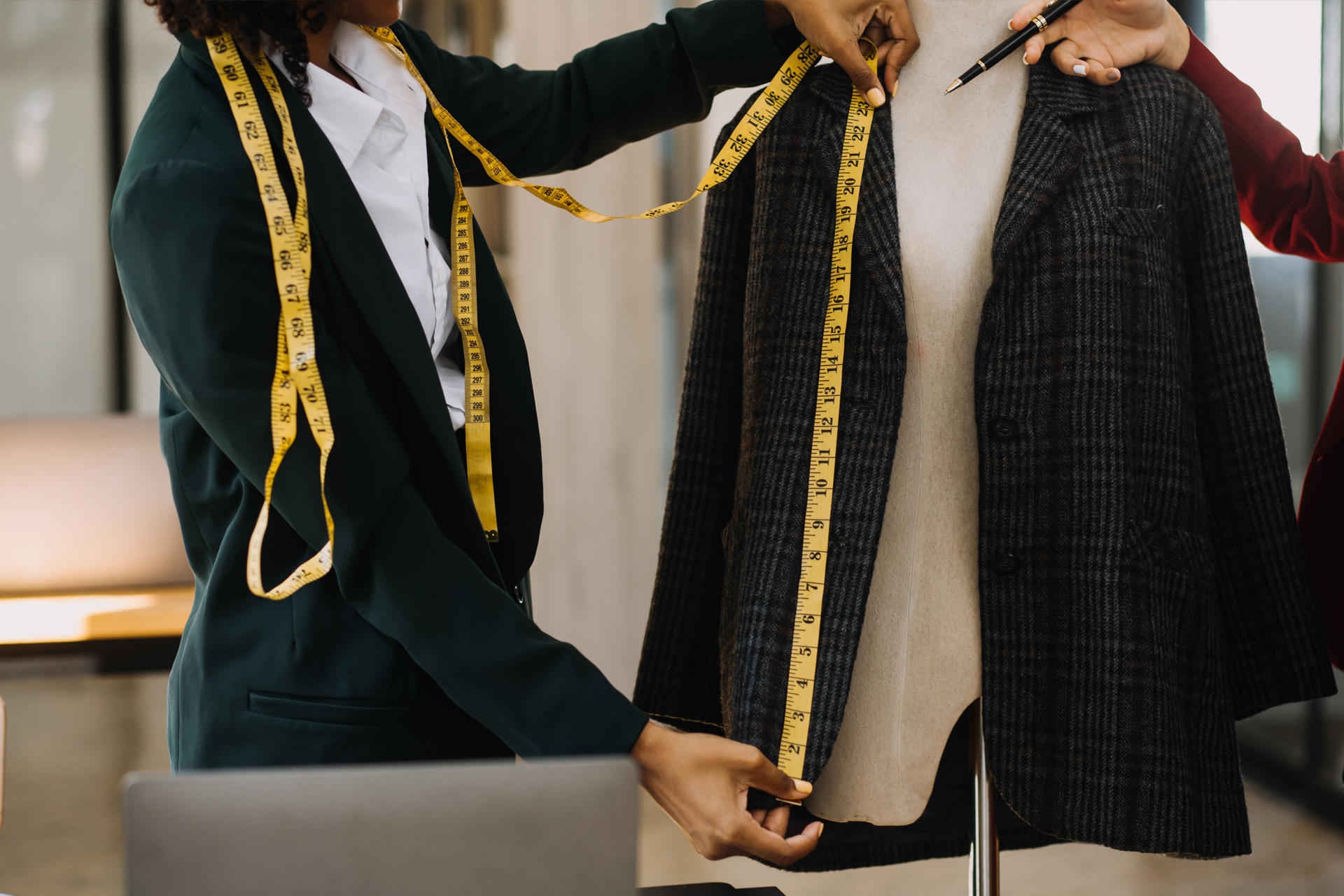 Women's Tailoring Toronto: Custom Suits and Professional Wardrobe